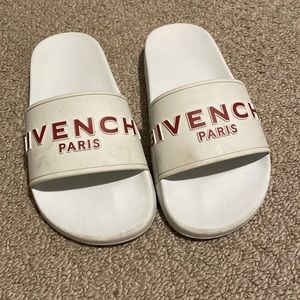 Givency slides